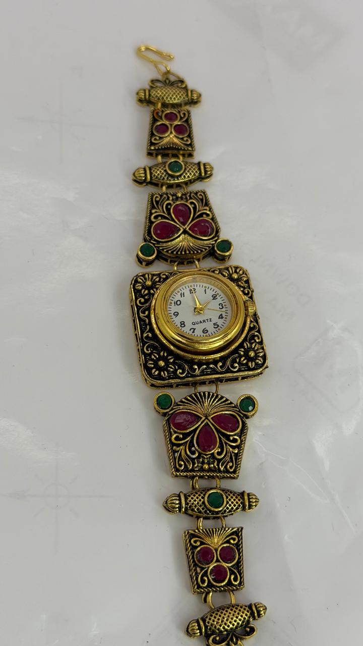 Vintage Antique-Style Bracelet Watch