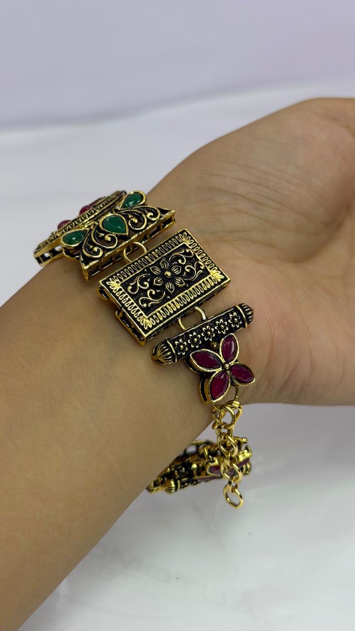 Antique-Style Bracelet Watch
