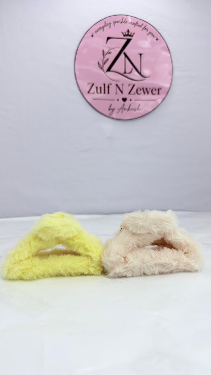 Soft Furry Hair Claw Clip – Plush Textured Hair Clip
