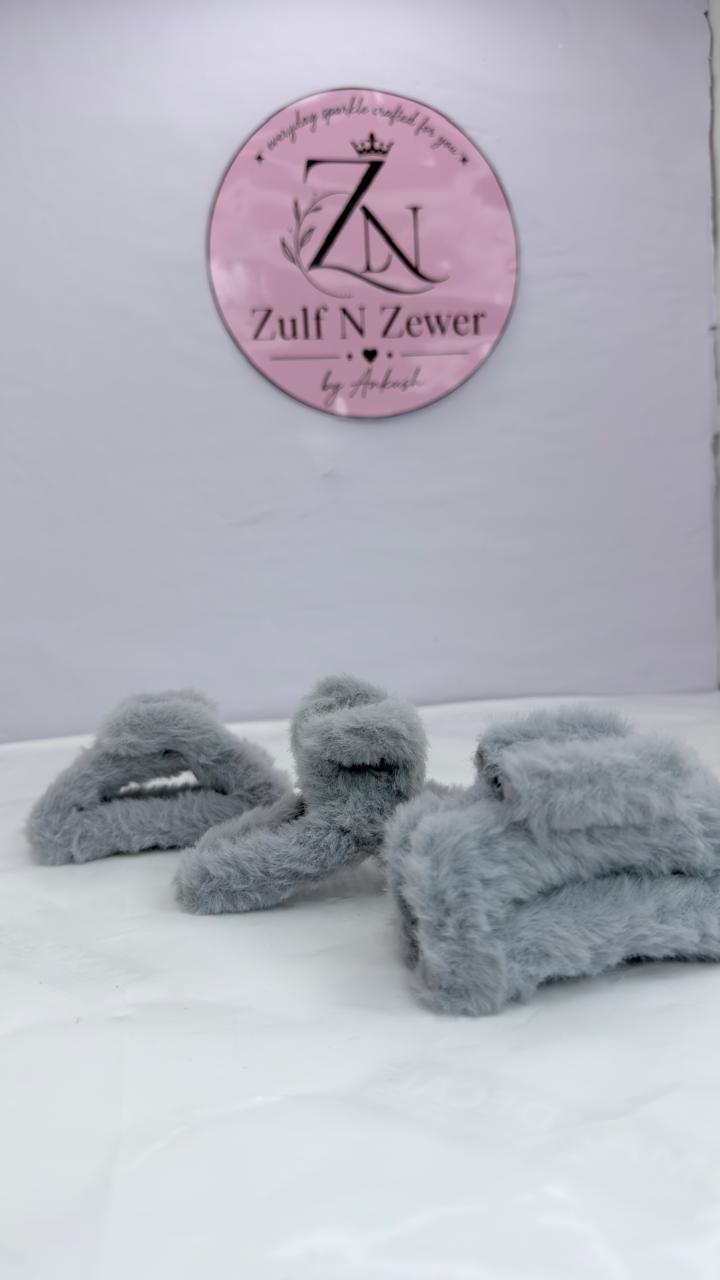 Grey Soft Furry Hair Claw Clip Set – Plush Textured Hair Clips
