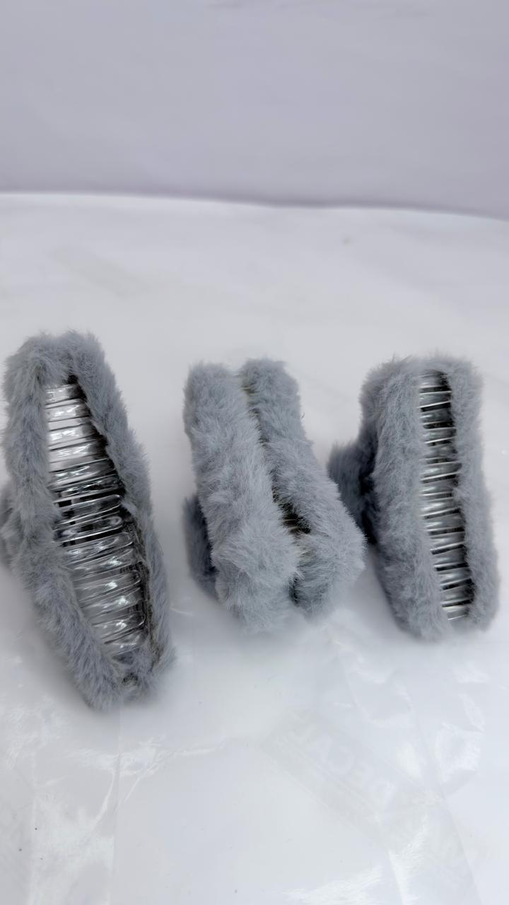 Grey Soft Furry Hair Claw Clip Set – Plush Textured Hair Clips
