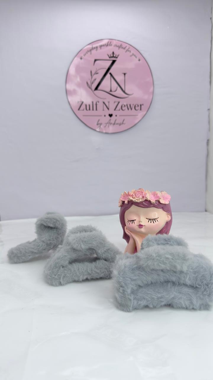 Grey Soft Furry Hair Claw Clip Set – Plush Textured Hair Clips