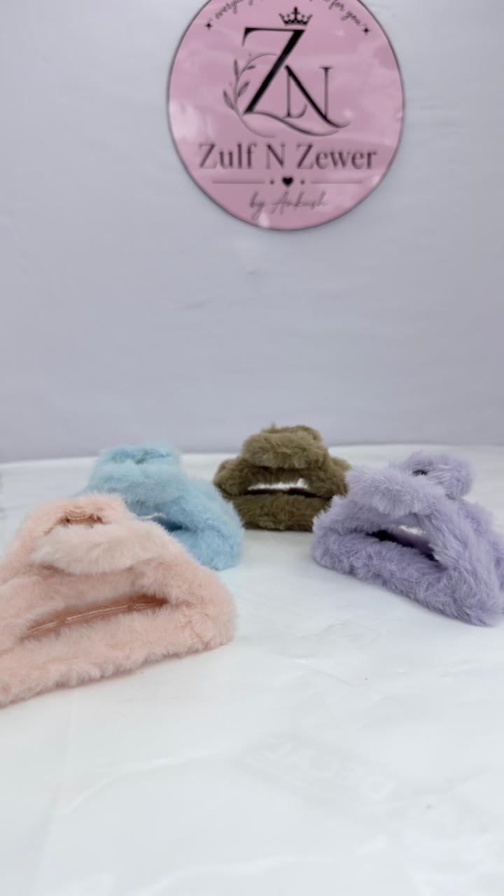 Soft Furry Hair Claw Clip – Plush Textured Hair Clip