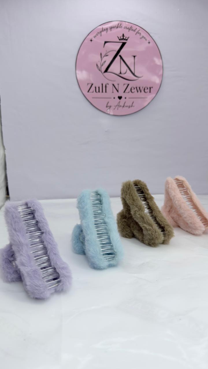 Soft Furry Hair Claw Clip – Plush Textured Hair Clip